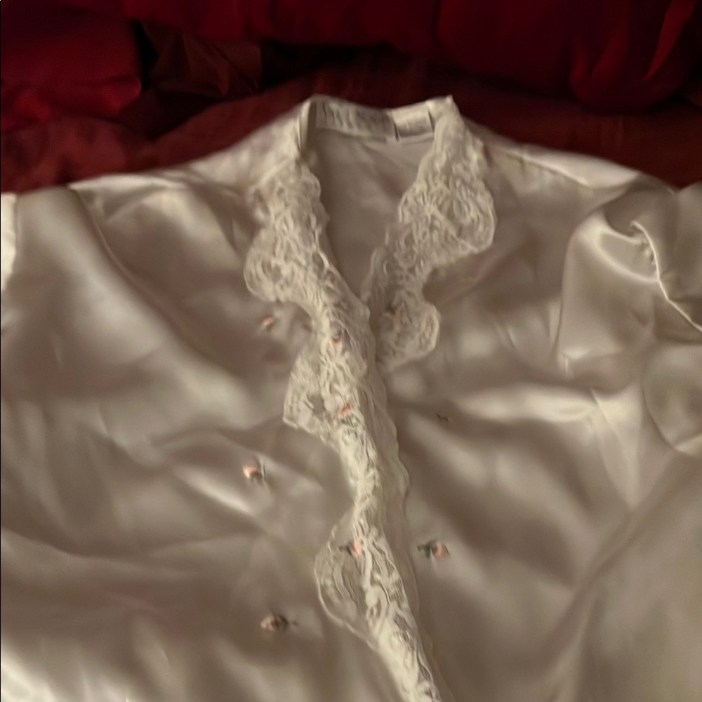 Elegant White Lace Trim Robe